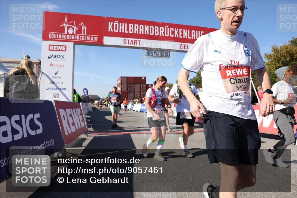 03.10.2025 - Köhlbrandbrückenlauf Lena Gebhardt http://msf.ph/oto/9057461 03.10.2025 13:09:12 Ziel 4197, 4334, 4346, 4351, 4377, 4381, 4486, 4901, 5242, 5740, 5953, 6037, 6562, 6630, 6814, 6816 meine-sportfotos.de