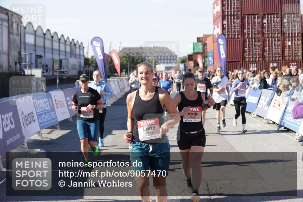 03.10.2025 - Köhlbrandbrückenlauf Jannik Wohlers http://msf.ph/oto/9057470 03.10.2025 13:11:28 Ziel 4293, 4315, 4325, 4427, 4501, 4597, 4999, 5145, 5754, 5794, 5939, 6028, 6080, 6563, 6680, 6685, 6686, 6690, 6691, 6726 meine-sportfotos.de