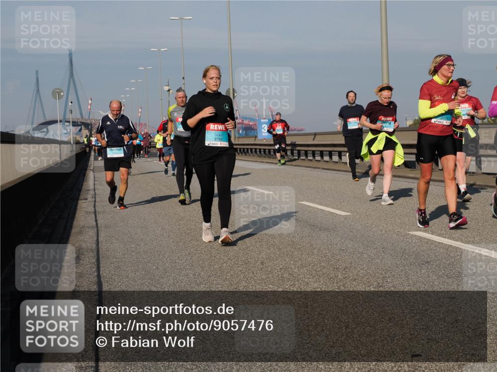 03.10.2025 - Köhlbrandbrückenlauf Fabian Wolf http://msf.ph/oto/9057476 03.10.2025 10:03:58 Position 3 3759, 2174 meine-sportfotos.de