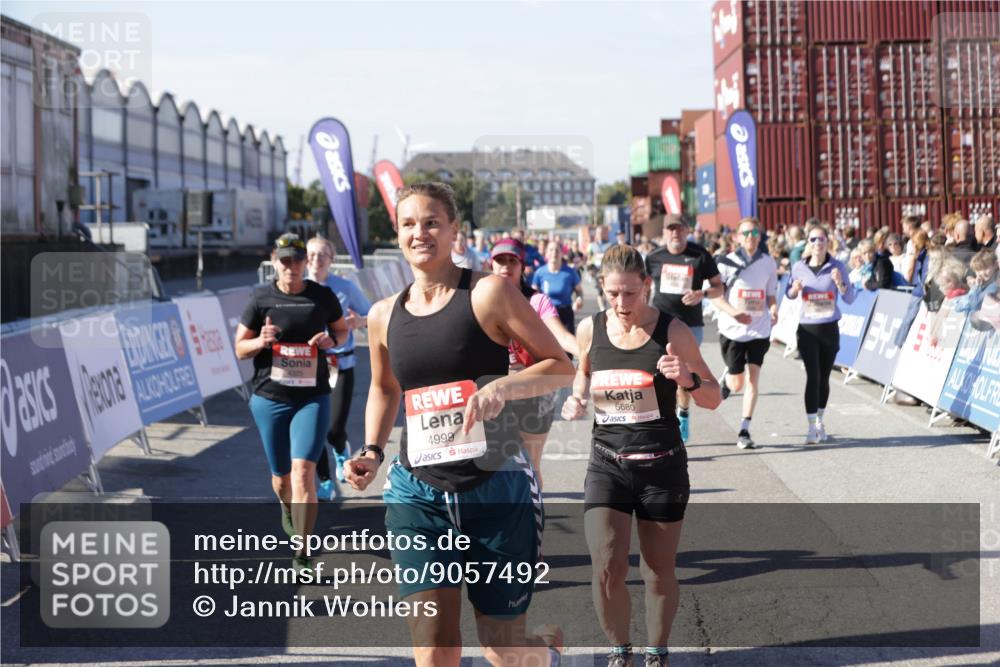 03.10.2025 - Köhlbrandbrückenlauf Jannik Wohlers http://msf.ph/oto/9057492 03.10.2025 13:11:29 Ziel 4158, 4293, 4315, 4325, 4427, 4501, 4597, 4999, 5145, 5754, 5794, 5939, 6028, 6080, 6563, 6680, 6685, 6686, 6690, 6691, 6726 meine-sportfotos.de