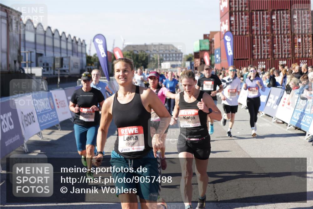 03.10.2025 - Köhlbrandbrückenlauf Jannik Wohlers http://msf.ph/oto/9057498 03.10.2025 13:11:29 Ziel 4158, 4293, 4315, 4325, 4427, 4501, 4597, 4999, 5145, 5754, 5794, 5939, 6028, 6080, 6563, 6680, 6685, 6686, 6690, 6691, 6726 meine-sportfotos.de