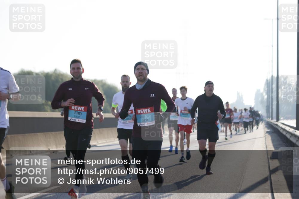 03.10.2025 - Köhlbrandbrückenlauf Jannik Wohlers http://msf.ph/oto/9057499 03.10.2025 09:13:38 Position 3 2302, 3834 meine-sportfotos.de