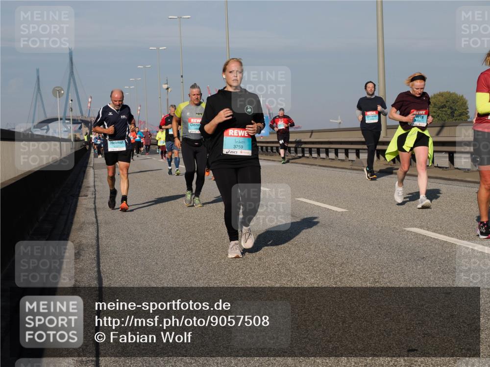03.10.2025 - Köhlbrandbrückenlauf Fabian Wolf http://msf.ph/oto/9057508 03.10.2025 10:03:58 Position 3 1978, 3759, 2164 meine-sportfotos.de