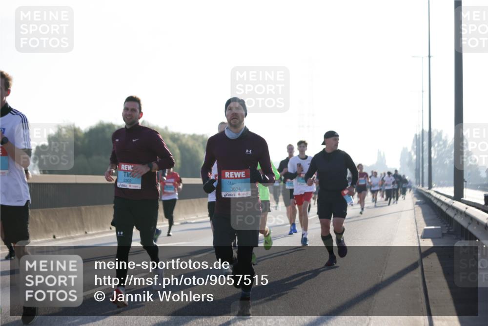 03.10.2025 - Köhlbrandbrückenlauf Jannik Wohlers http://msf.ph/oto/9057515 03.10.2025 09:13:39 Position 3 2302, 3834 meine-sportfotos.de