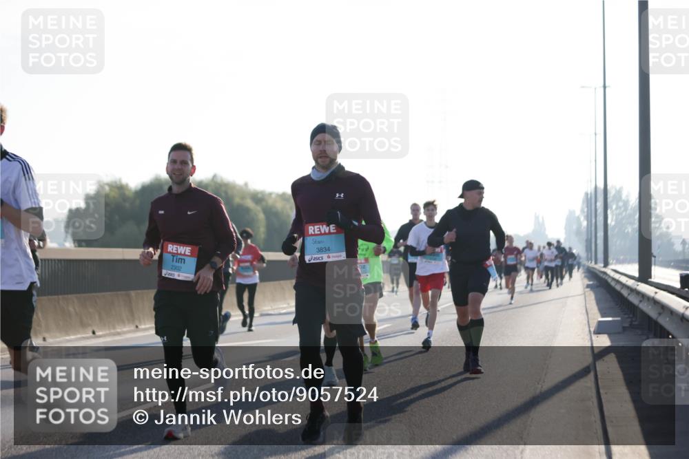 03.10.2025 - Köhlbrandbrückenlauf Jannik Wohlers http://msf.ph/oto/9057524 03.10.2025 09:13:39 Position 3 2302, 3834 meine-sportfotos.de