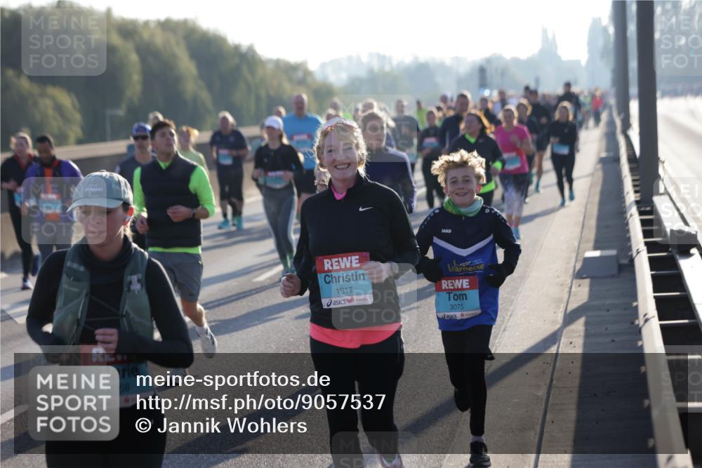 03.10.2025 - Köhlbrandbrückenlauf Jannik Wohlers http://msf.ph/oto/9057537 03.10.2025 09:21:19 Position 3 2068, 1917, 3075 meine-sportfotos.de