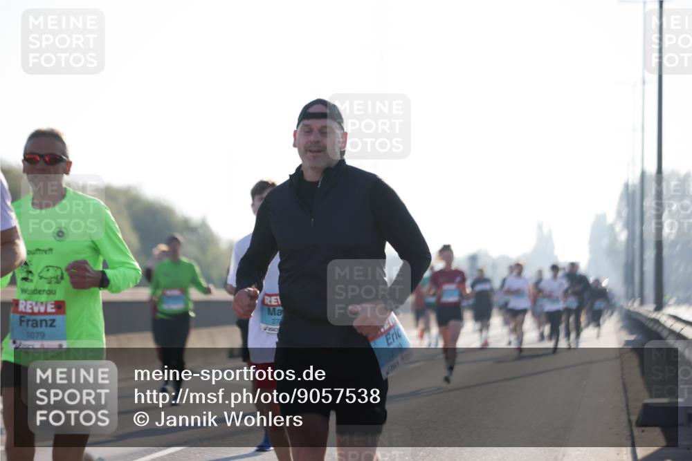 03.10.2025 - Köhlbrandbrückenlauf Jannik Wohlers http://msf.ph/oto/9057538 03.10.2025 09:13:40 Position 3 1079, 27, 2709 meine-sportfotos.de