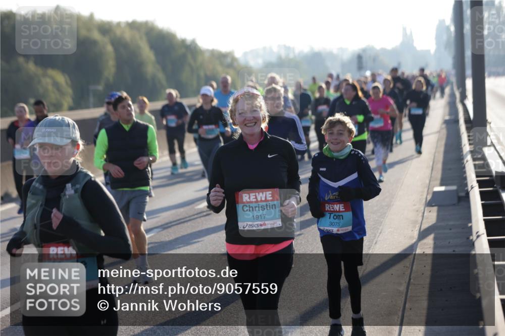 03.10.2025 - Köhlbrandbrückenlauf Jannik Wohlers http://msf.ph/oto/9057559 03.10.2025 09:21:19 Position 3 2068, 1917, 3075 meine-sportfotos.de