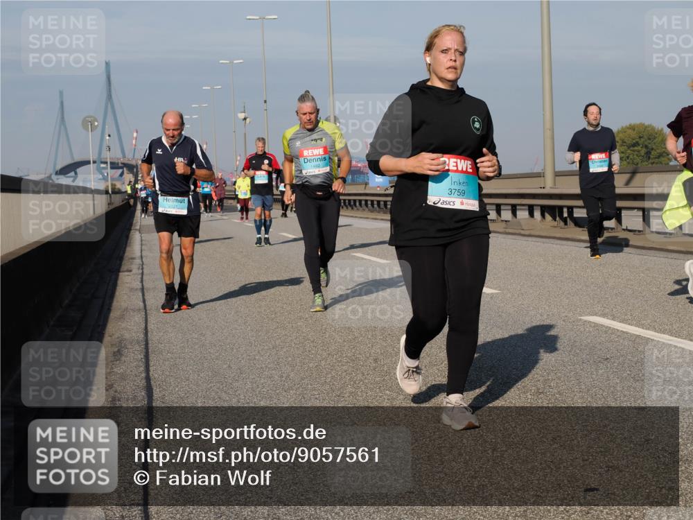 03.10.2025 - Köhlbrandbrückenlauf Fabian Wolf http://msf.ph/oto/9057561 03.10.2025 10:03:59 Position 3 2121, 1482, 3759 meine-sportfotos.de