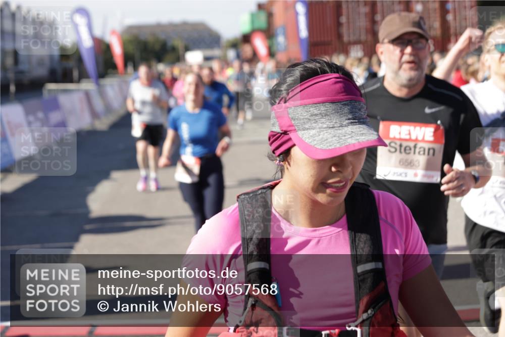03.10.2025 - Köhlbrandbrückenlauf Jannik Wohlers http://msf.ph/oto/9057568 03.10.2025 13:11:32 Ziel 4158, 4315, 4325, 4427, 4501, 4538, 4597, 4617, 4777, 4799, 4845, 4999, 5145, 5794, 5939, 6028, 6217, 6218, 6517, 6563, 6680, 6689, 6690, 6691, 6726 meine-sportfotos.de