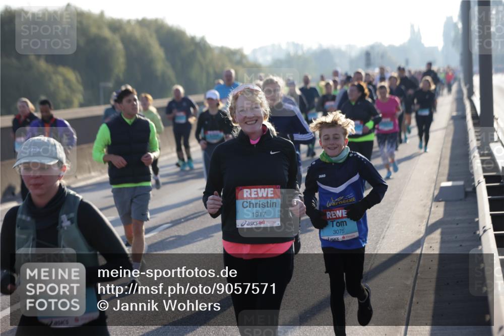 03.10.2025 - Köhlbrandbrückenlauf Jannik Wohlers http://msf.ph/oto/9057571 03.10.2025 09:21:19 Position 3 2068, 1917, 3075 meine-sportfotos.de