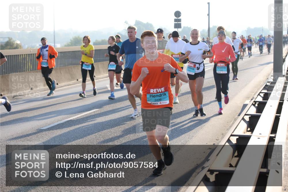 03.10.2025 - Köhlbrandbrückenlauf Lena Gebhardt http://msf.ph/oto/9057584 03.10.2025 09:18:02 Position 1 1341, 3496 meine-sportfotos.de