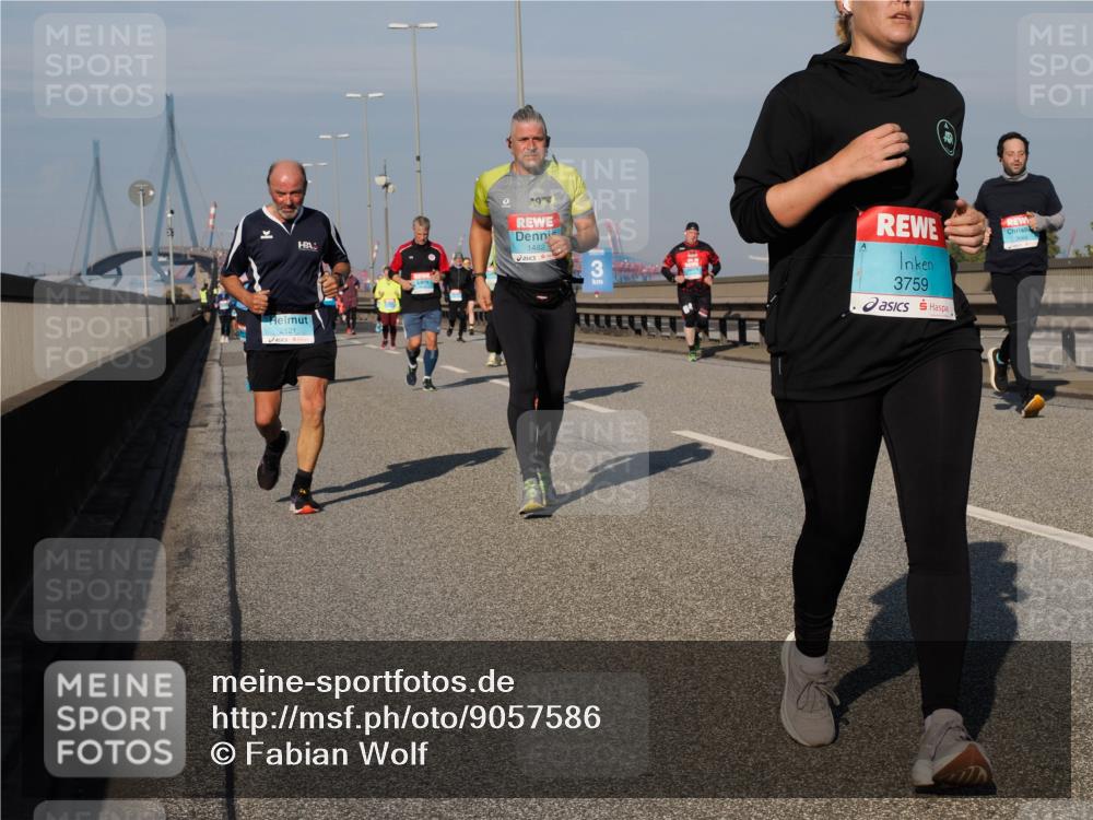 03.10.2025 - Köhlbrandbrückenlauf Fabian Wolf http://msf.ph/oto/9057586 03.10.2025 10:04:00 Position 3 1482, 2121, 3669, 3759 meine-sportfotos.de