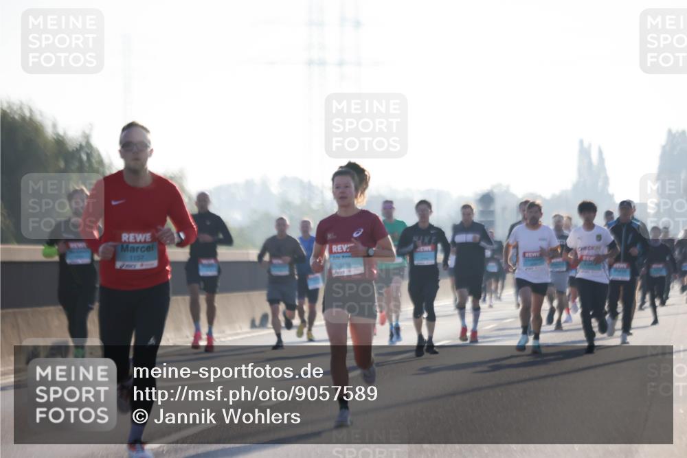 03.10.2025 - Köhlbrandbrückenlauf Jannik Wohlers http://msf.ph/oto/9057589 03.10.2025 09:13:42 Position 3 1107, 3376 meine-sportfotos.de