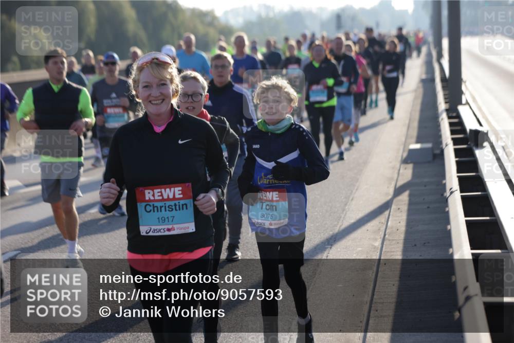 03.10.2025 - Köhlbrandbrückenlauf Jannik Wohlers http://msf.ph/oto/9057593 03.10.2025 09:21:20 Position 3 1917, 3075 meine-sportfotos.de