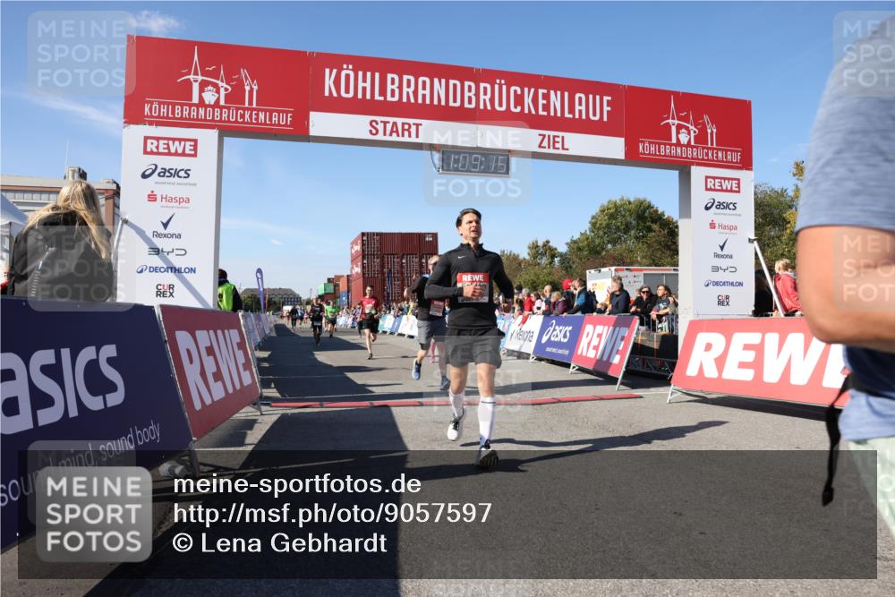 03.10.2025 - Köhlbrandbrückenlauf Lena Gebhardt http://msf.ph/oto/9057597 03.10.2025 13:09:15 Ziel 4334, 4351, 4377, 4486, 4681, 4901, 5242, 5740, 5953, 6037, 6062, 6349, 6562, 6630, 6743, 6814, 6816 meine-sportfotos.de