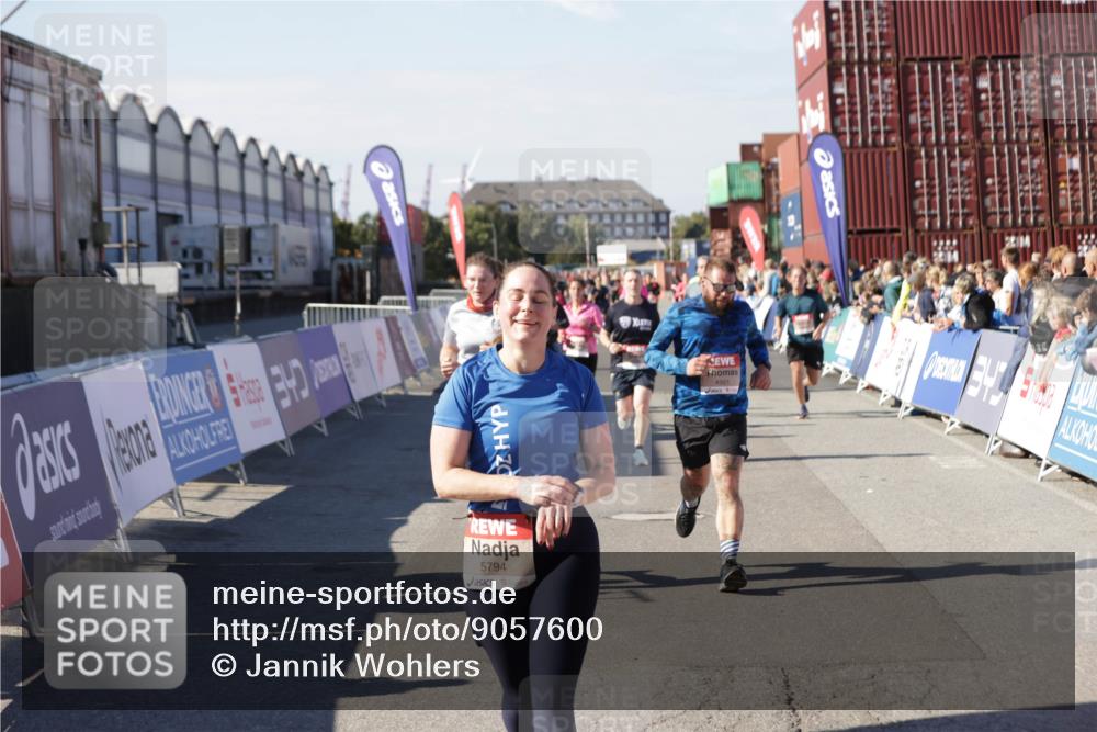 03.10.2025 - Köhlbrandbrückenlauf Jannik Wohlers http://msf.ph/oto/9057600 03.10.2025 13:11:33 Ziel 4158, 4315, 4325, 4427, 4501, 4538, 4597, 4617, 4777, 4799, 4845, 4999, 5145, 5794, 5939, 6028, 6217, 6218, 6517, 6563, 6680, 6689, 6690, 6691 meine-sportfotos.de