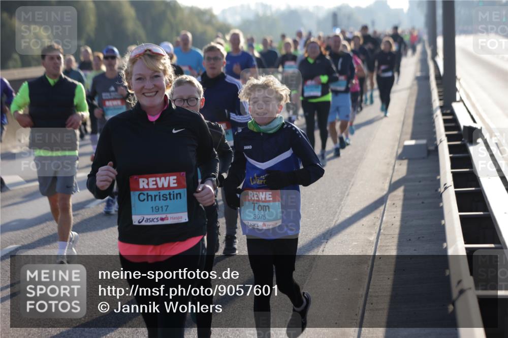 03.10.2025 - Köhlbrandbrückenlauf Jannik Wohlers http://msf.ph/oto/9057601 03.10.2025 09:21:20 Position 3 1917, 3075 meine-sportfotos.de