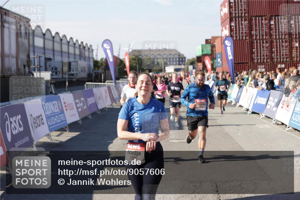 03.10.2025 - Köhlbrandbrückenlauf Jannik Wohlers http://msf.ph/oto/9057606 03.10.2025 13:11:33 Ziel 4158, 4315, 4325, 4427, 4501, 4538, 4597, 4617, 4777, 4799, 4845, 4999, 5145, 5794, 5939, 6028, 6217, 6218, 6517, 6563, 6680, 6689, 6690, 6691 meine-sportfotos.de