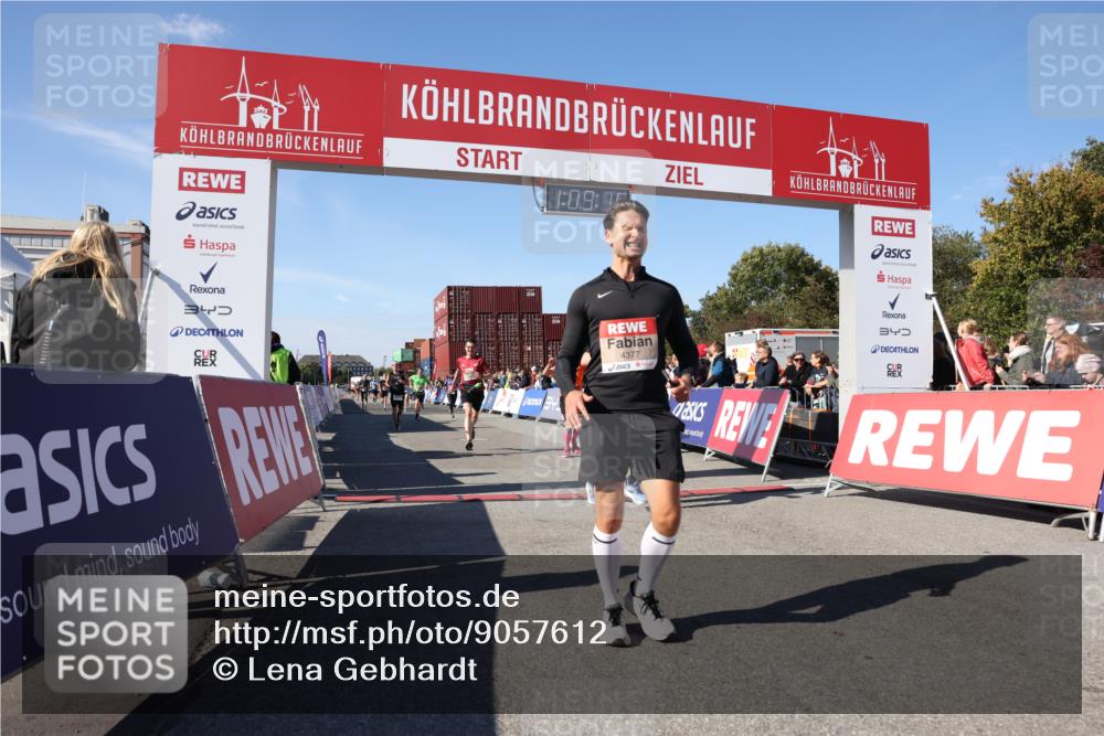 03.10.2025 - Köhlbrandbrückenlauf Lena Gebhardt http://msf.ph/oto/9057612 03.10.2025 13:09:16 Ziel 4334, 4351, 4377, 4486, 4681, 4901, 5061, 5242, 5740, 5953, 6037, 6062, 6349, 6562, 6630, 6661, 6743, 6814, 6816 meine-sportfotos.de