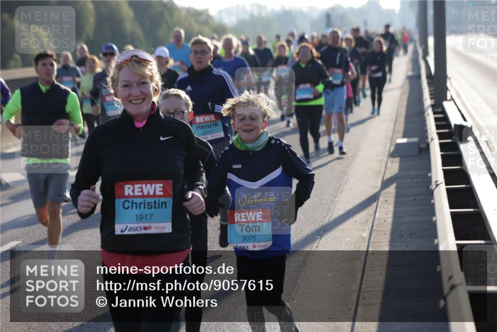 03.10.2025 - Köhlbrandbrückenlauf Jannik Wohlers http://msf.ph/oto/9057615 03.10.2025 09:21:20 Position 3 2214, 1917, 3075 meine-sportfotos.de