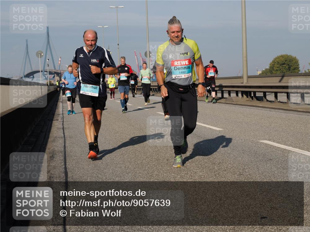 03.10.2025 - Köhlbrandbrückenlauf Fabian Wolf http://msf.ph/oto/9057639 03.10.2025 10:04:01 Position 3 2121, 1482 meine-sportfotos.de