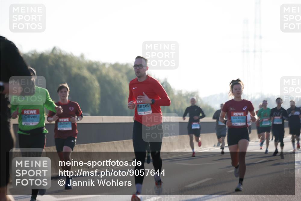 03.10.2025 - Köhlbrandbrückenlauf Jannik Wohlers http://msf.ph/oto/9057644 03.10.2025 09:13:43 Position 3 1010, 1107 meine-sportfotos.de