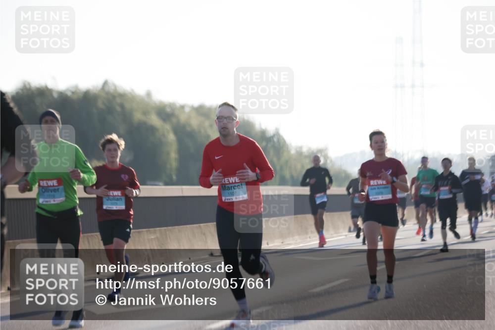 03.10.2025 - Köhlbrandbrückenlauf Jannik Wohlers http://msf.ph/oto/9057661 03.10.2025 09:13:43 Position 3 1107 meine-sportfotos.de