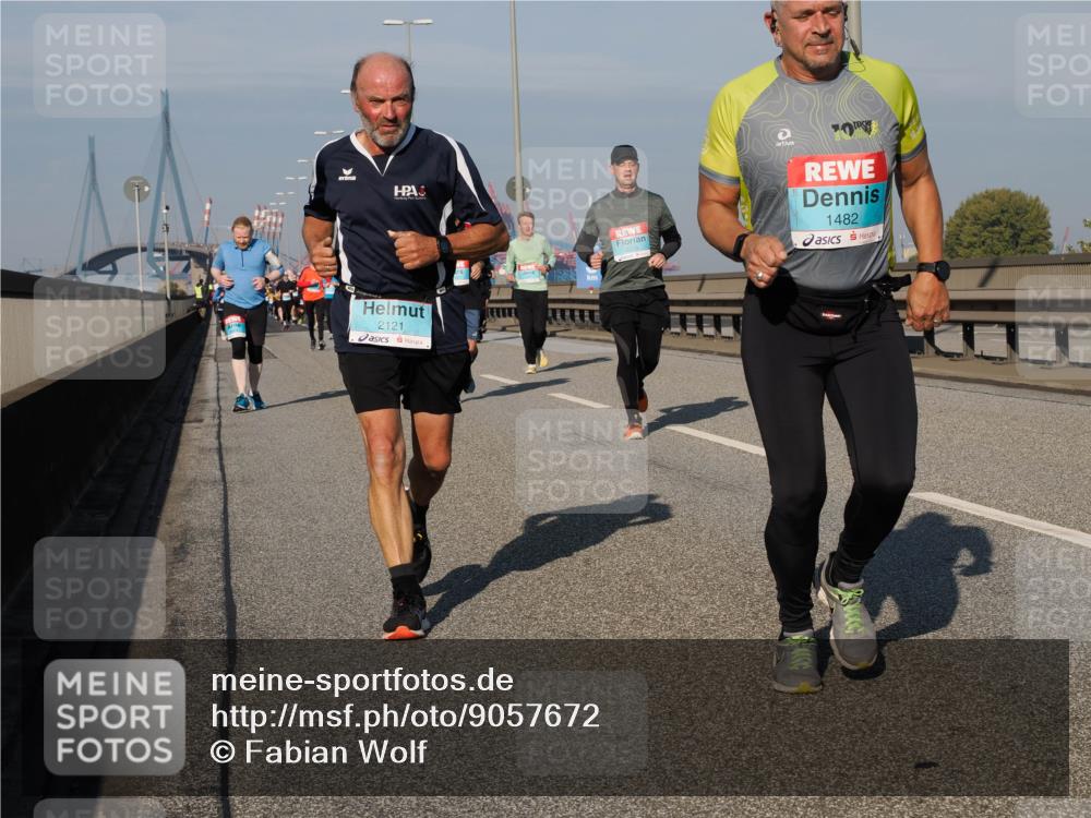 03.10.2025 - Köhlbrandbrückenlauf Fabian Wolf http://msf.ph/oto/9057672 03.10.2025 10:04:02 Position 3 2121, 1482 meine-sportfotos.de