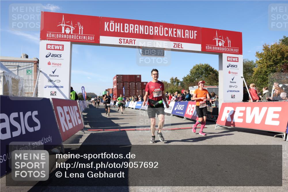 03.10.2025 - Köhlbrandbrückenlauf Lena Gebhardt http://msf.ph/oto/9057692 03.10.2025 13:09:17 Ziel 4334, 4351, 4377, 4486, 4681, 4901, 5061, 5242, 5740, 5953, 6037, 6062, 6349, 6562, 6630, 6661, 6743, 6814, 6816 meine-sportfotos.de