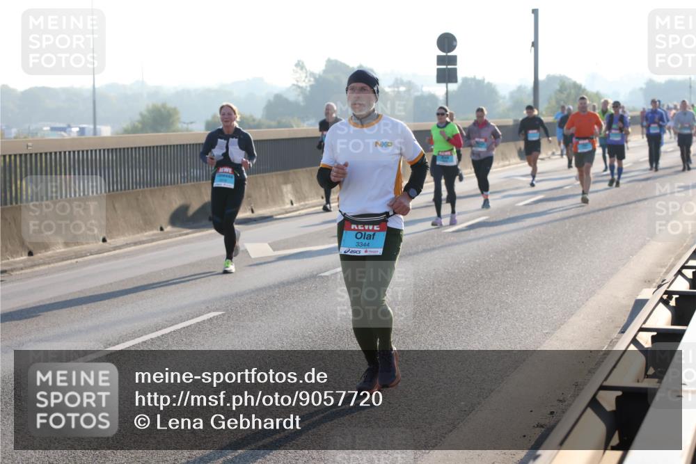 03.10.2025 - Köhlbrandbrückenlauf Lena Gebhardt http://msf.ph/oto/9057720 03.10.2025 09:18:06 Position 1 3344 meine-sportfotos.de