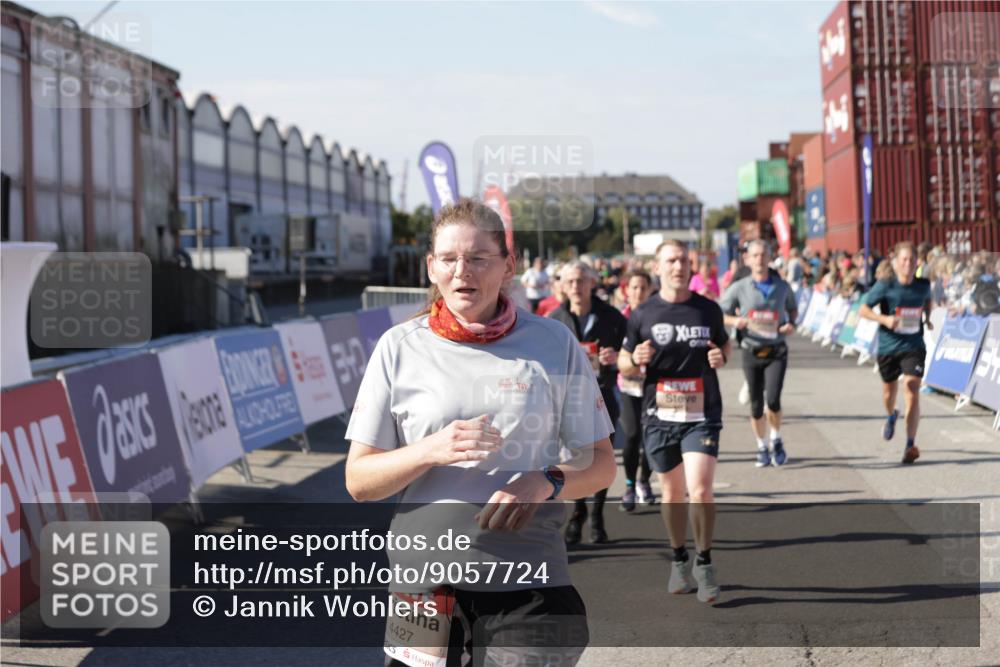 03.10.2025 - Köhlbrandbrückenlauf Jannik Wohlers http://msf.ph/oto/9057724 03.10.2025 13:11:35 Ziel 4158, 4315, 4325, 4427, 4501, 4538, 4617, 4777, 4782, 4799, 4845, 4999, 5145, 5794, 5939, 6028, 6217, 6218, 6517, 6563, 6680, 6689, 6690, 6691 meine-sportfotos.de