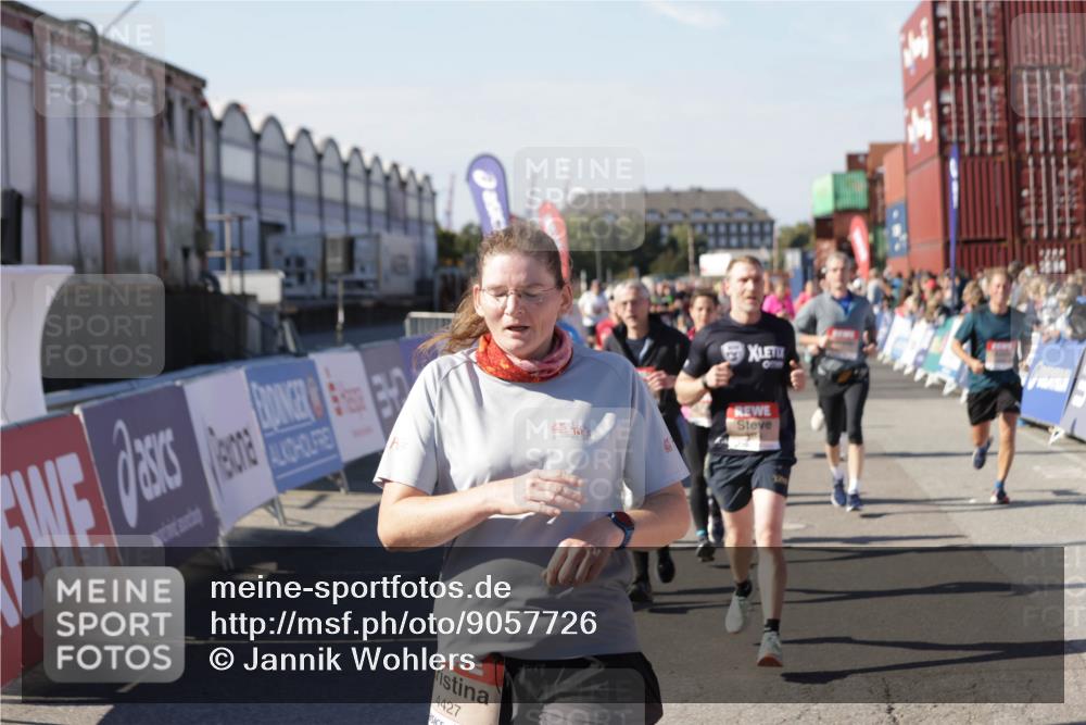 03.10.2025 - Köhlbrandbrückenlauf Jannik Wohlers http://msf.ph/oto/9057726 03.10.2025 13:11:35 Ziel 4158, 4315, 4325, 4427, 4501, 4538, 4617, 4777, 4782, 4799, 4845, 4999, 5145, 5794, 5939, 6028, 6217, 6218, 6517, 6563, 6680, 6689, 6690, 6691 meine-sportfotos.de