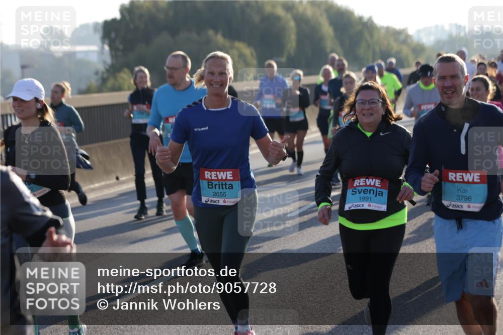 03.10.2025 - Köhlbrandbrückenlauf Jannik Wohlers http://msf.ph/oto/9057728 03.10.2025 09:21:24 Position 3 2055, 1991, 3796 meine-sportfotos.de