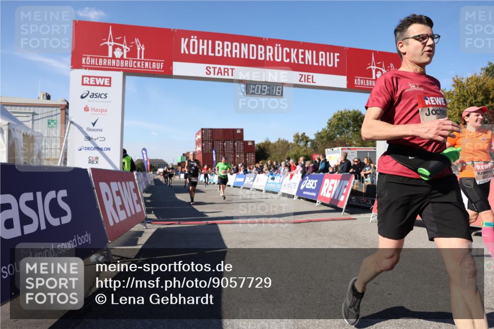 03.10.2025 - Köhlbrandbrückenlauf Lena Gebhardt http://msf.ph/oto/9057729 03.10.2025 13:09:18 Ziel 4129, 4334, 4351, 4377, 4486, 4681, 4901, 5061, 5242, 5740, 6037, 6062, 6349, 6562, 6661, 6743, 6814, 6816 meine-sportfotos.de