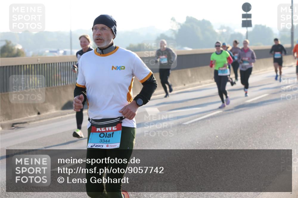 03.10.2025 - Köhlbrandbrückenlauf Lena Gebhardt http://msf.ph/oto/9057742 03.10.2025 09:18:06 Position 1 3344 meine-sportfotos.de