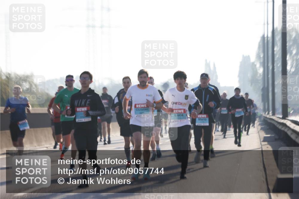 03.10.2025 - Köhlbrandbrückenlauf Jannik Wohlers http://msf.ph/oto/9057744 03.10.2025 09:13:46 Position 3 3338, 1112 meine-sportfotos.de