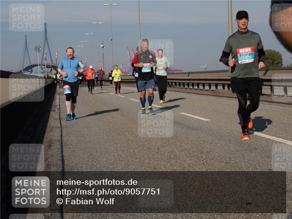 03.10.2025 - Köhlbrandbrückenlauf Fabian Wolf http://msf.ph/oto/9057751 03.10.2025 10:04:04 Position 3 3405, 2210 meine-sportfotos.de