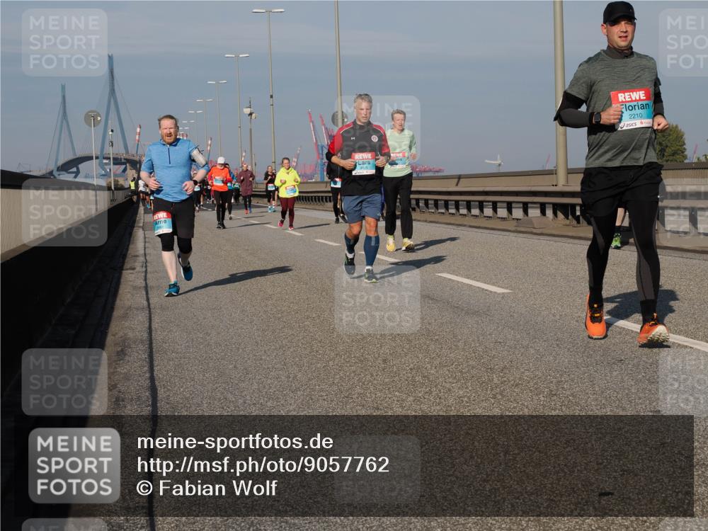 03.10.2025 - Köhlbrandbrückenlauf Fabian Wolf http://msf.ph/oto/9057762 03.10.2025 10:04:04 Position 3 1664, 3405, 2210 meine-sportfotos.de