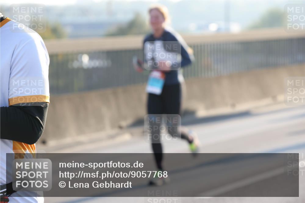 03.10.2025 - Köhlbrandbrückenlauf Lena Gebhardt http://msf.ph/oto/9057768 03.10.2025 09:18:07 Position 1  meine-sportfotos.de