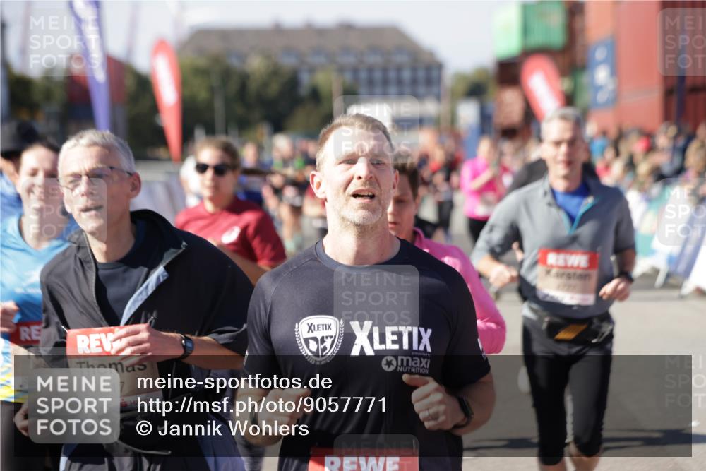 03.10.2025 - Köhlbrandbrückenlauf Jannik Wohlers http://msf.ph/oto/9057771 03.10.2025 13:11:37 Ziel 4158, 4315, 4325, 4427, 4501, 4538, 4568, 4617, 4736, 4777, 4782, 4799, 4845, 4999, 5145, 5794, 5866, 5869, 5937, 6028, 6217, 6218, 6517, 6563, 6680, 6689, 6690, 6691 meine-sportfotos.de