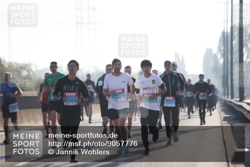03.10.2025 - Köhlbrandbrückenlauf Jannik Wohlers http://msf.ph/oto/9057776 03.10.2025 09:13:47 Position 3 3789, 3338, 24, 1112 meine-sportfotos.de
