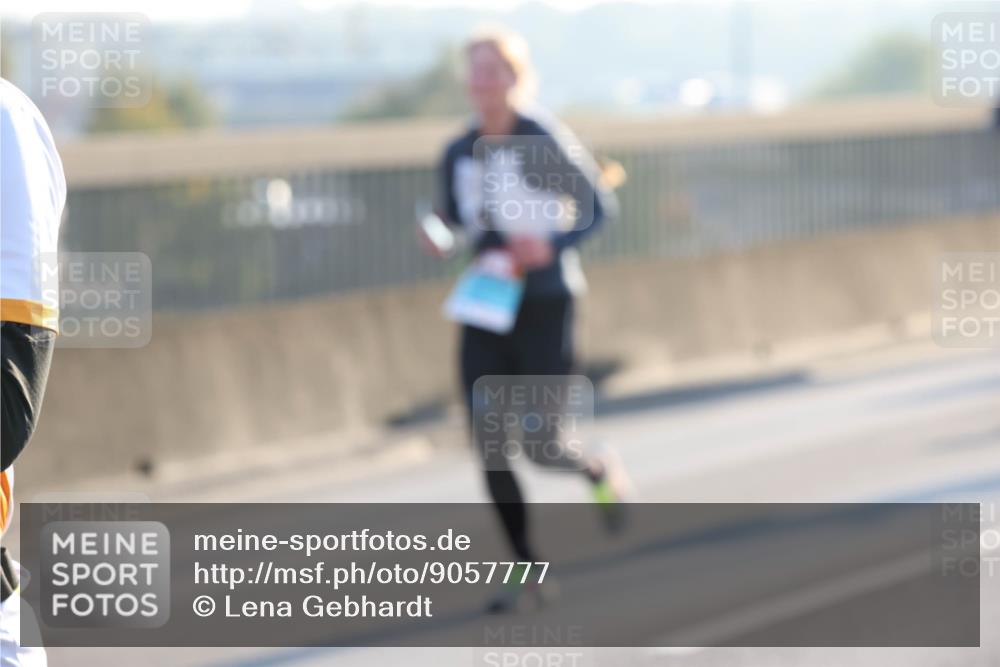 03.10.2025 - Köhlbrandbrückenlauf Lena Gebhardt http://msf.ph/oto/9057777 03.10.2025 09:18:07 Position 1  meine-sportfotos.de