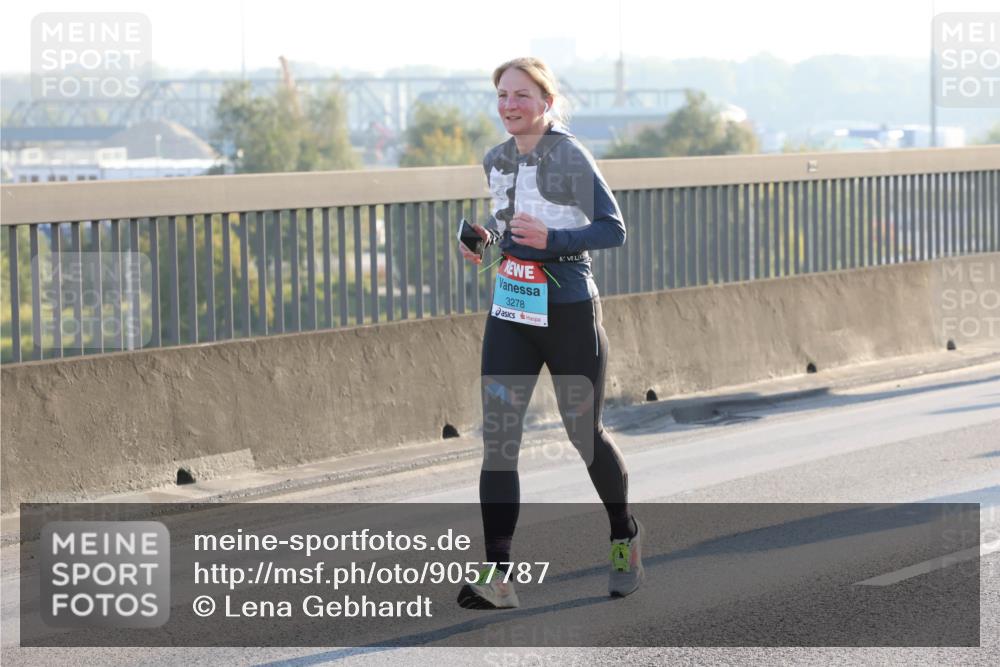 03.10.2025 - Köhlbrandbrückenlauf Lena Gebhardt http://msf.ph/oto/9057787 03.10.2025 09:18:08 Position 1 3278 meine-sportfotos.de