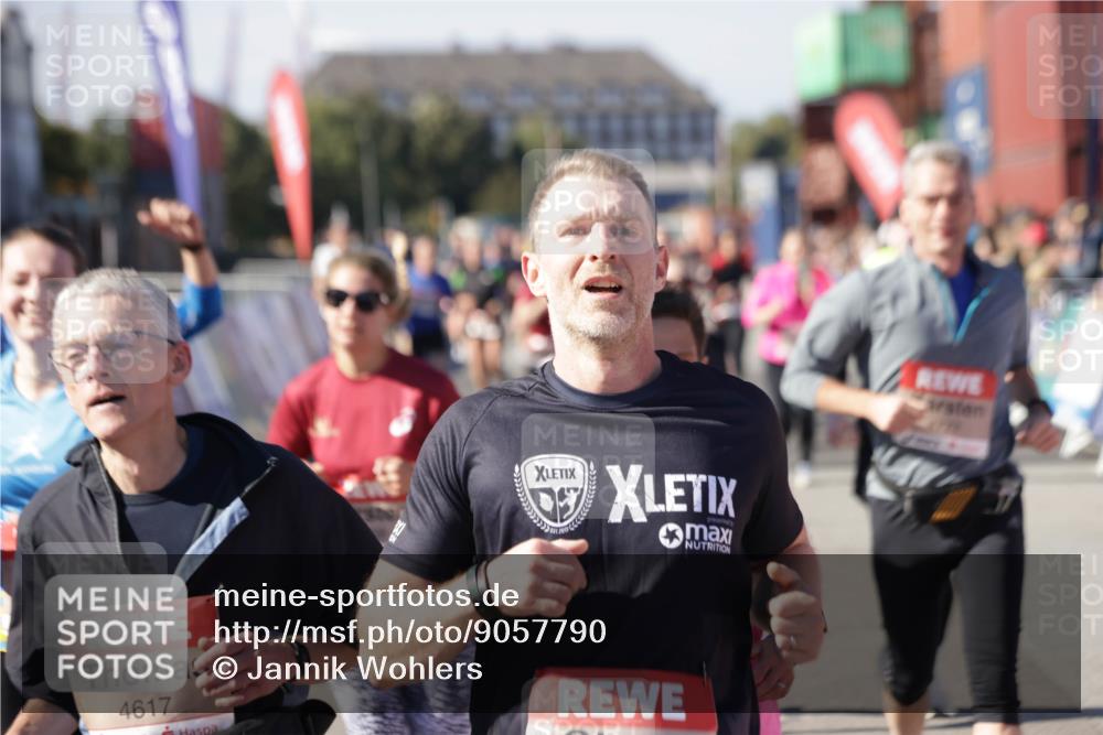 03.10.2025 - Köhlbrandbrückenlauf Jannik Wohlers http://msf.ph/oto/9057790 03.10.2025 13:11:37 Ziel 4158, 4315, 4325, 4427, 4501, 4538, 4568, 4617, 4736, 4777, 4782, 4799, 4845, 4999, 5145, 5794, 5866, 5869, 5937, 6028, 6217, 6218, 6517, 6563, 6680, 6689, 6690, 6691 meine-sportfotos.de