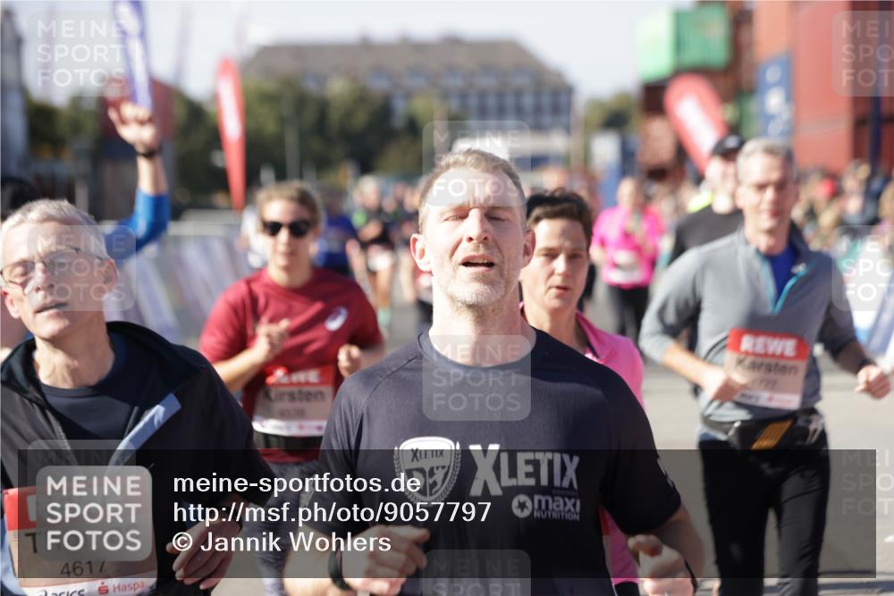03.10.2025 - Köhlbrandbrückenlauf Jannik Wohlers http://msf.ph/oto/9057797 03.10.2025 13:11:37 Ziel 4158, 4315, 4325, 4427, 4501, 4538, 4568, 4617, 4736, 4777, 4782, 4799, 4845, 4999, 5145, 5794, 5866, 5869, 5937, 6028, 6217, 6218, 6517, 6563, 6680, 6689, 6690, 6691 meine-sportfotos.de
