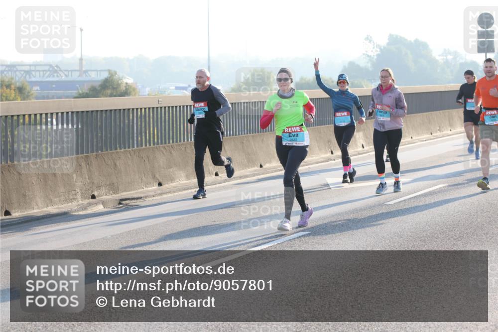 03.10.2025 - Köhlbrandbrückenlauf Lena Gebhardt http://msf.ph/oto/9057801 03.10.2025 09:18:09 Position 1  meine-sportfotos.de