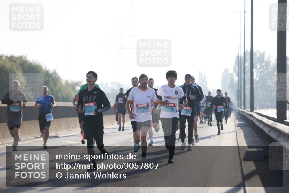 03.10.2025 - Köhlbrandbrückenlauf Jannik Wohlers http://msf.ph/oto/9057807 03.10.2025 09:13:48 Position 3 3789, 3338, 24, 1112 meine-sportfotos.de