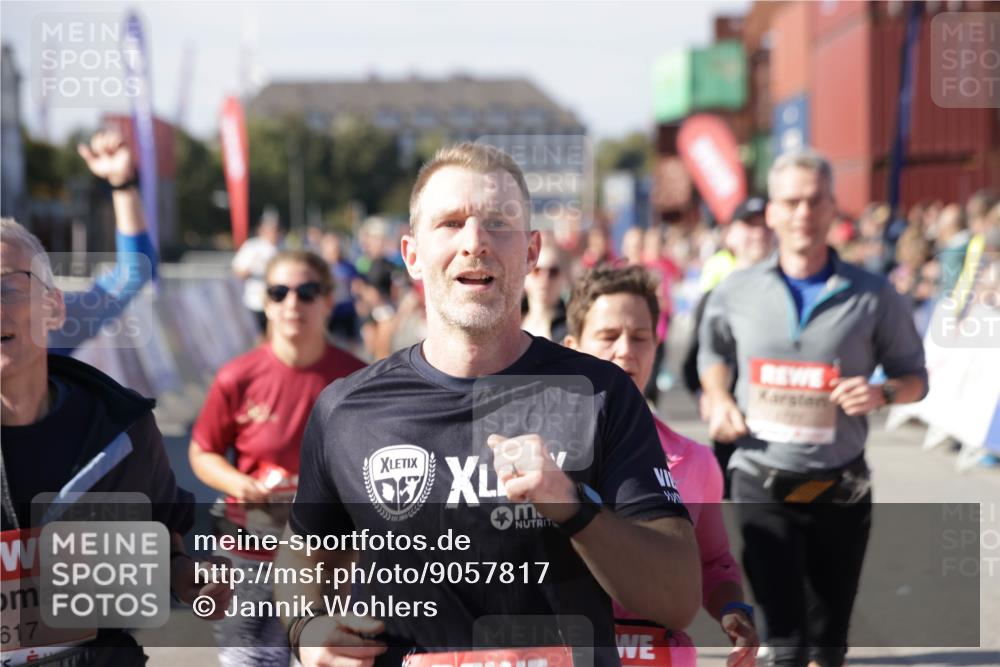 03.10.2025 - Köhlbrandbrückenlauf Jannik Wohlers http://msf.ph/oto/9057817 03.10.2025 13:11:37 Ziel 4158, 4315, 4325, 4427, 4501, 4538, 4568, 4617, 4736, 4777, 4782, 4799, 4845, 4999, 5145, 5794, 5866, 5869, 5937, 6028, 6217, 6218, 6517, 6563, 6680, 6689, 6690, 6691 meine-sportfotos.de