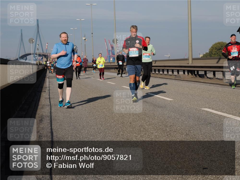 03.10.2025 - Köhlbrandbrückenlauf Fabian Wolf http://msf.ph/oto/9057821 03.10.2025 10:04:05 Position 3 3405 meine-sportfotos.de
